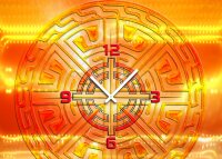 Tischuhr 30cmx30cm inkl. Alu-Ständer -mystisches Design orange  geräuschloses Quarzuhrwerk -Wanduhr-Standuhr TU4450 DIXTIME