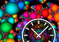 Tischuhr 30cmx30cm inkl. Alu-Ständer -abstraktes Design bunt geräuschloses Quarzuhrwerk -Kaminuhr-Standuhr TU3097 DIXTIME