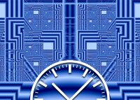 Tischuhr 30cmx30cm inkl. Alu-Ständer -grafisches Design PC Optik blau  geräuschloses Quarzuhrwerk -Kaminuhr-Standuhr TU3087 DIXTIME