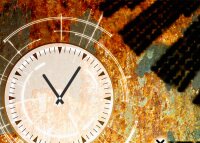 Tischuhr 30cmx30cm inkl. Alu-Ständer -modernes Design, geräuschloses Quarzuhrwerk -Kaminuhr-Standuhr TU3049 DIXTIME